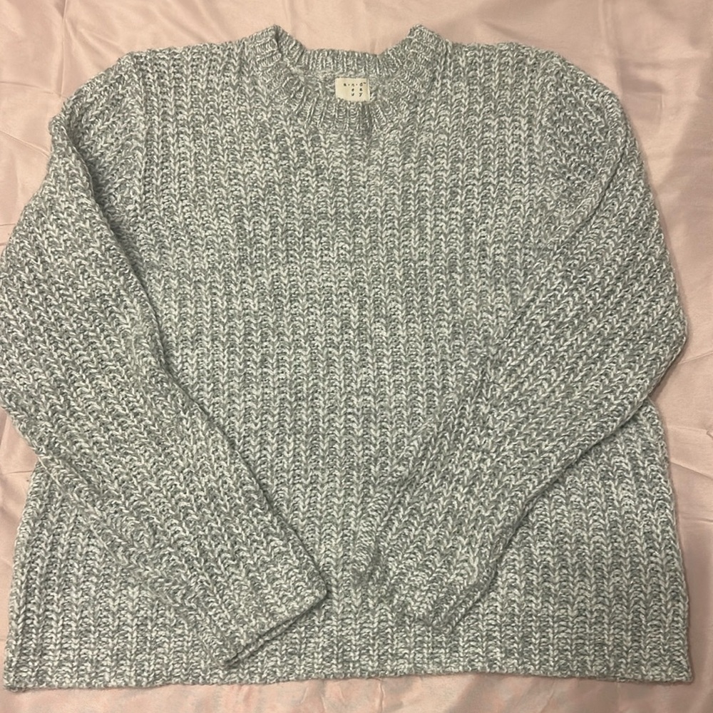 Junior Large light gray sweater